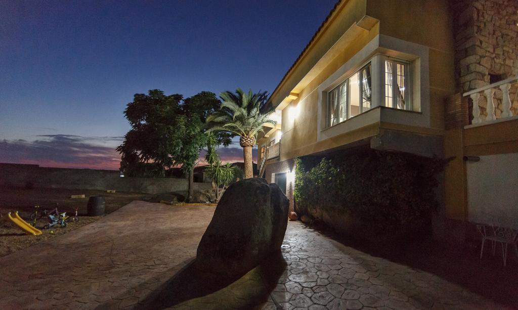 Casa Rural La Piedra De Juana Malpartida de Cáceres Dış mekan fotoğraf